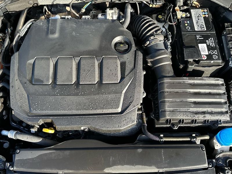 Škoda Superb L&K 2.0 TDI 147 kW DSG Combi - fotka 22 z 23