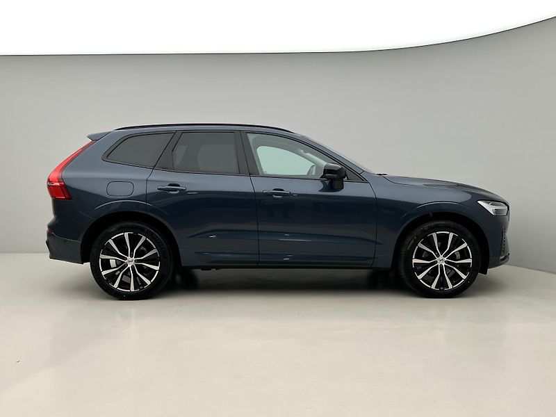 Volvo XC60 B5 AWD PLUS DARK AUT 1.maj. - fotka 10 z 42