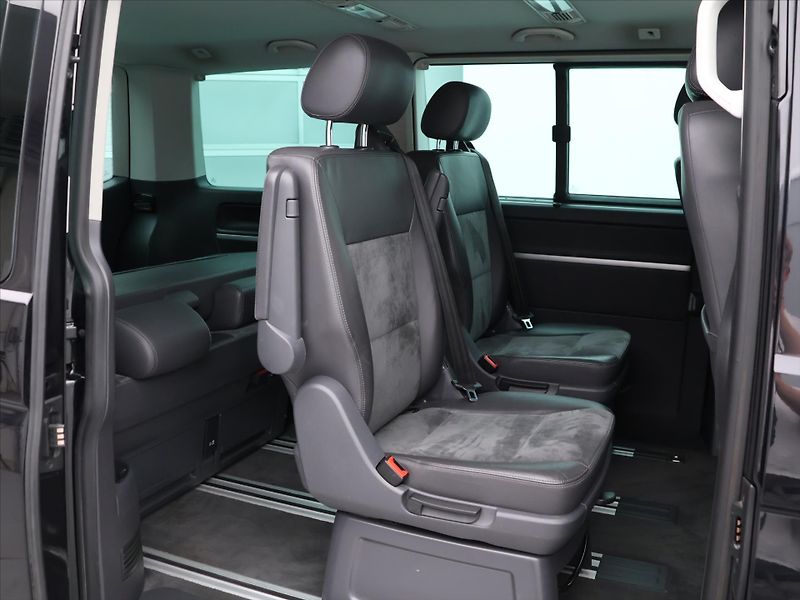 Volkswagen Multivan 2,0 TSI 150kW 4M DSG Highline - fotka 13 z 39
