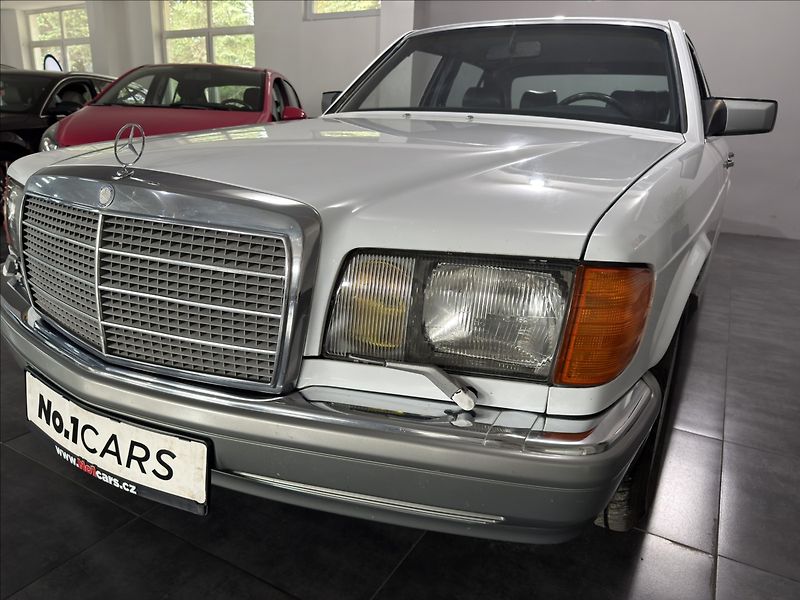 Mercedes-Benz Třídy S 3,0   SE 300 W126 V6 ŠPANĚLSKO - fotka 26 z 37