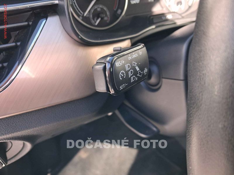 Škoda Scala (2023) 1.0TSi, 1.maj,ČR, Style, LED - fotka 13 z 16