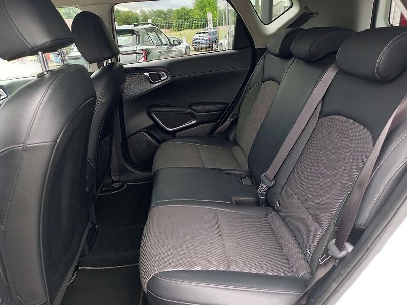 Kia e-Soul (2020) 150 kw - baterie 64 kwh - fotka 12 z 16