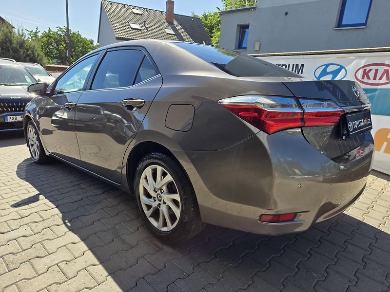 Toyota Corolla 1.6-AUTOMAT-NAVI-KAMERA - fotka 8 z 26