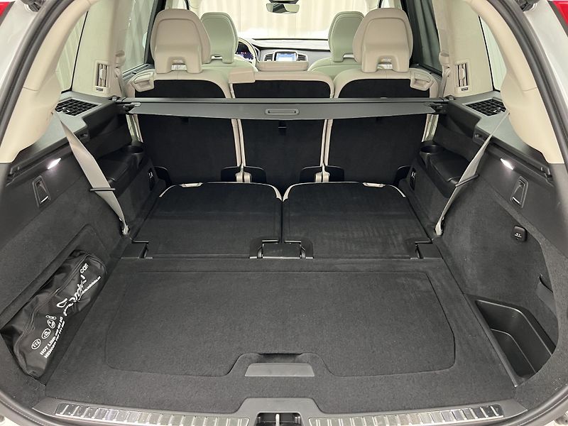 Volvo XC90 B5 AWD ULTIMATE REZERVACE - fotka 5 z 51