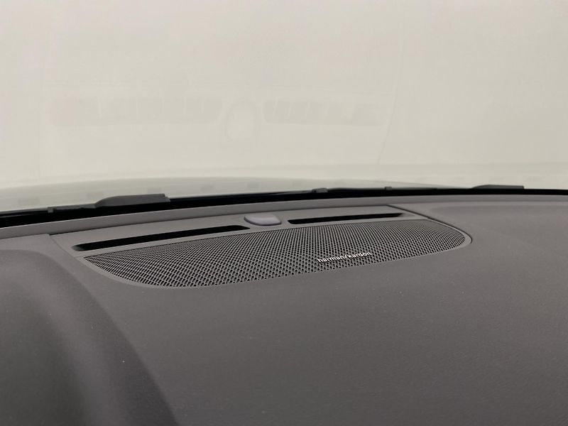Volvo XC40 (2026) B4 AUT DARK PLUS - fotka 32 z 61