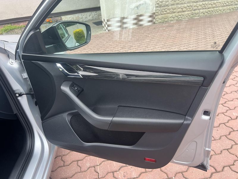 Škoda Octavia 1.5TSI 110KW,STYLE,DSG,ALU,DPH - fotka 23 z 43