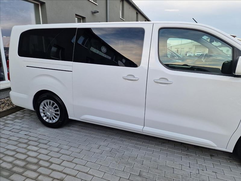 Toyota ProAce Verso 2.0 D-4d 110kW L2 Shuttle, ČR - fotka 42 z 50