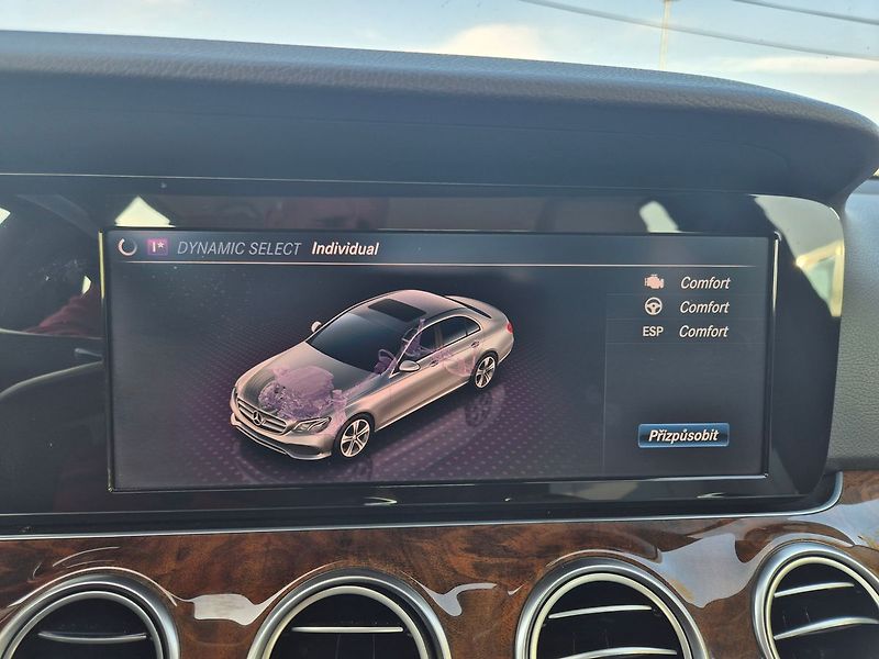 Mercedes-Benz Třídy E 4MATIC Avantgarde - fotka 21 z 28