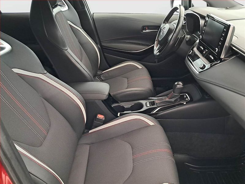 Toyota Corolla (2020) GR Sport 2.0 Hybrid - fotka 9 z 24