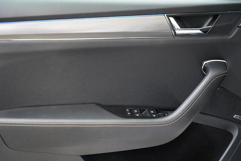Škoda Superb - fotka 12 z 27