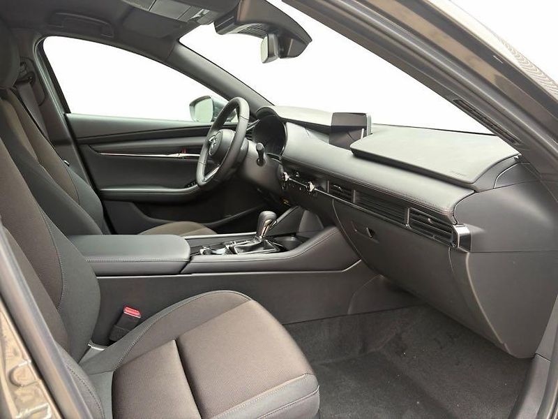 Mazda 3 (2026) G140/6AT/FWD/CENTRE LINE - fotka 15 z 16