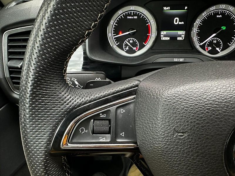 Škoda Kodiaq 2,0 FSI 158kW-4x4-CZ-servis-vý - fotka 28 z 51