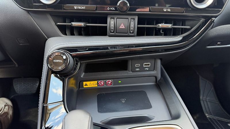 Lexus NX 350h 350H 2,5 HEV PRESTIGE TECH PLU - fotka 19 z 29