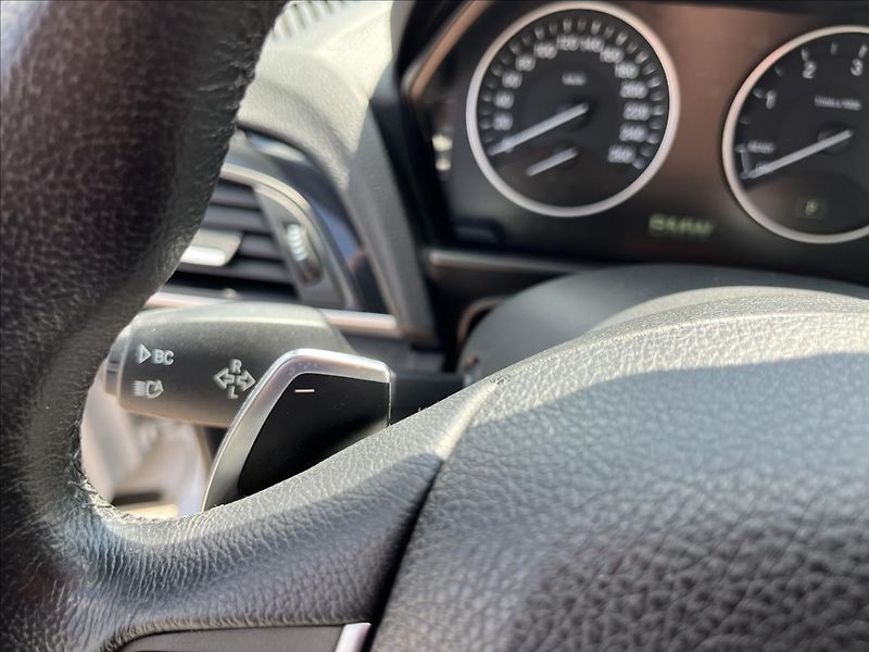 BMW Řada 1 2,0 120d AUTOMAT HARMAN NAVI - fotka 24 z 44