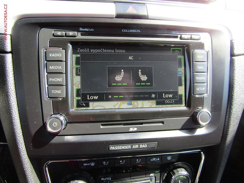 Škoda Superb (2009) 2.0TDi, ČR, Xenon, AC - fotka 15 z 23