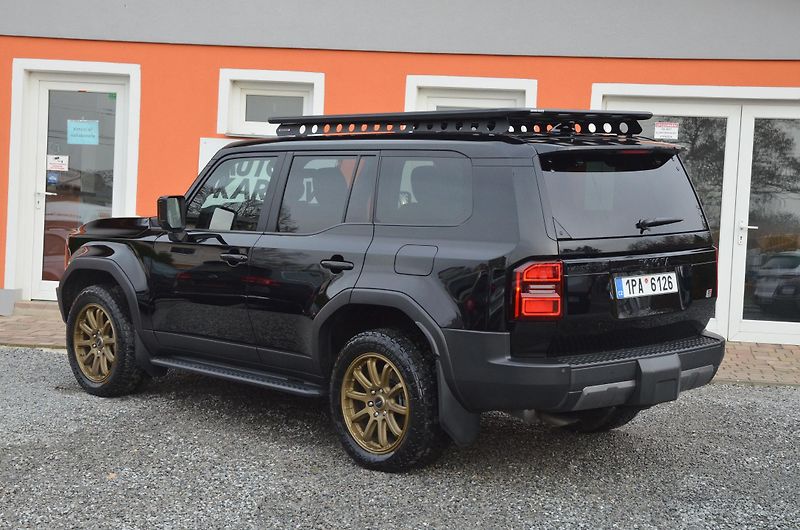 Toyota Land Cruiser 2.4 iFORCE MAX / ČR (Dajbych) - fotka 5 z 45