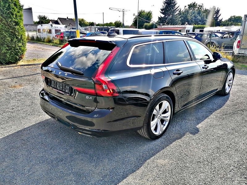 Volvo V90 (2022) 2.0 B4 MHEV Kůže A/T - fotka 4 z 33