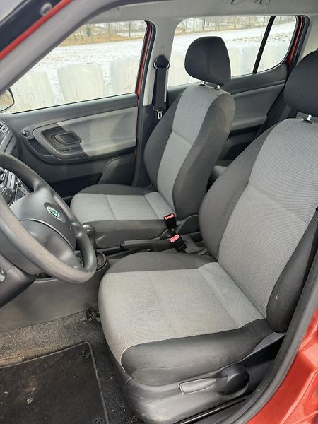 Škoda Fabia (2009) 2 1.4i 63kW, Nová STK - fotka 13 z 19