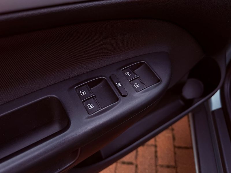 Škoda Octavia 1.2 TSi Ambiente, Serviska - fotka 12 z 24