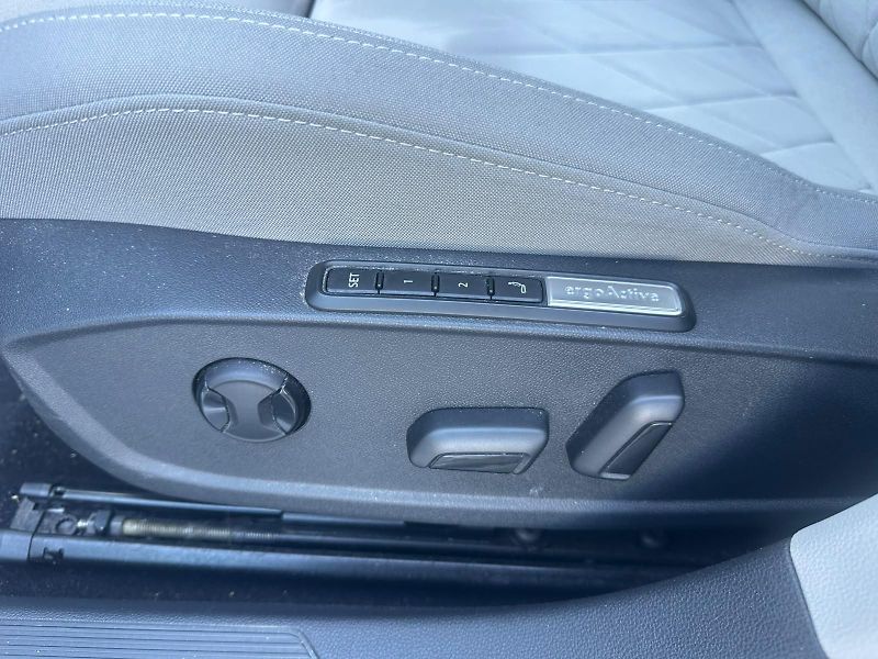 Volkswagen Golf (2022) 2.0TDi, 110KW,STYLE,MATRIX,DPH - fotka 26 z 26