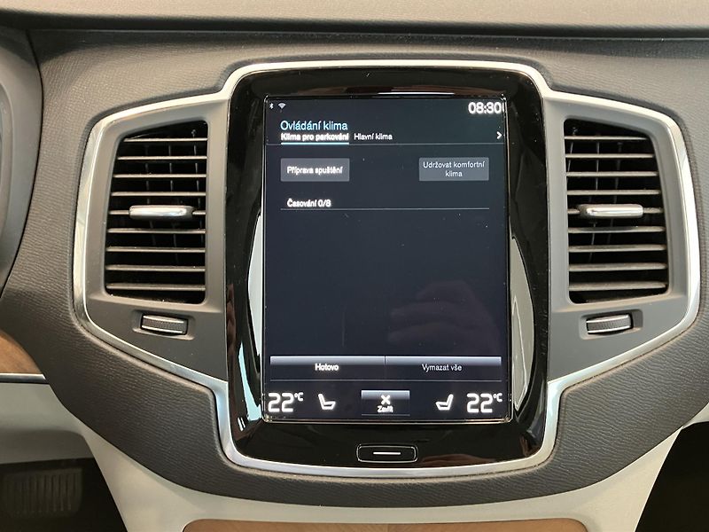 Volvo XC90 B5 AWD Momentum AT8 - fotka 38 z 43