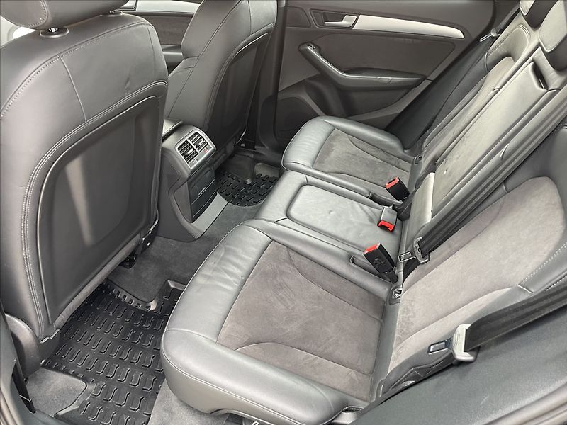 Audi Q5 3,0 TDI 190KW S-Line ČR.1.MAJ. - fotka 18 z 26