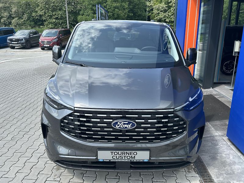 Ford Tourneo Custom Titanium L1 2.0 EcoBlue 110 kW - fotka 2 z 35
