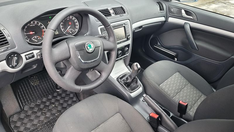 Škoda Octavia (2013) 1,6TDI 77 KW - fotka 18 z 22