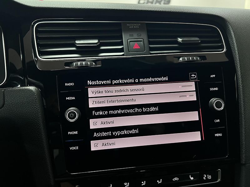 Volkswagen Golf GTI Performance 180 kW - fotka 42 z 50