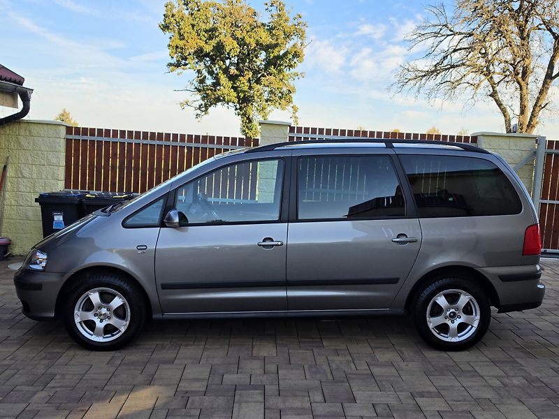 Seat Alhambra 2.0TDi 140PS REFERENCE*2xSADA* - fotka 2 z 46