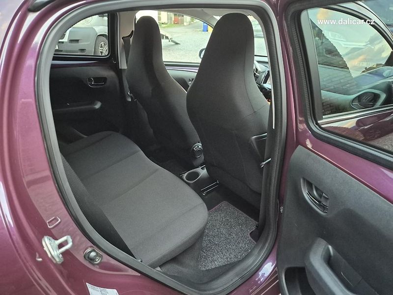 Peugeot 108 (2015) 1.0VTi 51KW Active Klimatronik - fotka 43 z 54