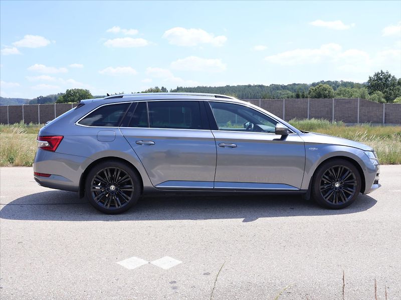 Škoda Superb 2,0 TDI 147kW CZ 4x4 L&K DSG D - fotka 10 z 35