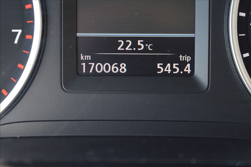 Volkswagen Tiguan 1,4 TSI 90KW BI-XENON PANORAMA - fotka 30 z 44
