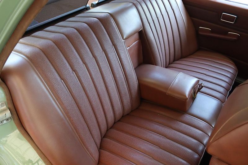 Mercedes-Benz 115 W115 230.4 manuál - fotka 43 z 50