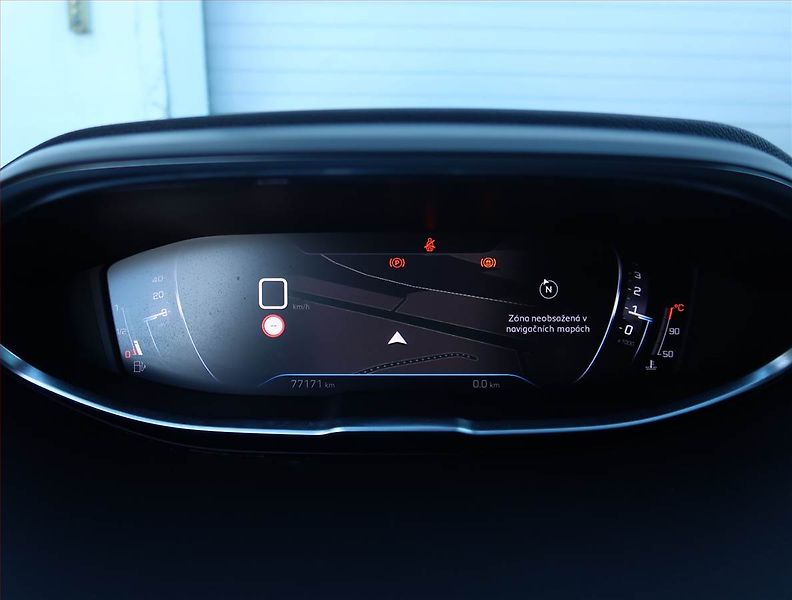 Peugeot 3008 (2022) Allure Pack 1.2 PureTech - fotka 11 z 22