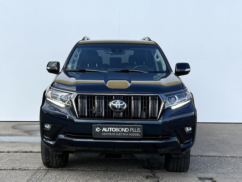 Toyota Land Cruiser 2.8 D-4D AT AWD 150kW Executiv - fotka 4 z 25