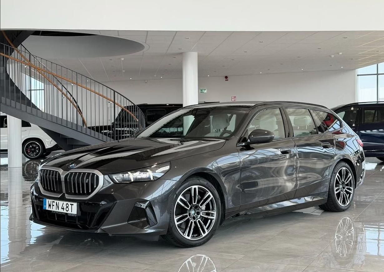BMW i5 eDrive40 Touring M Kam Tažné