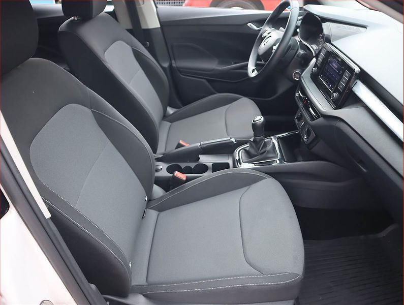Škoda Fabia (2023) 1.0 TSI, Tempomat - fotka 9 z 17