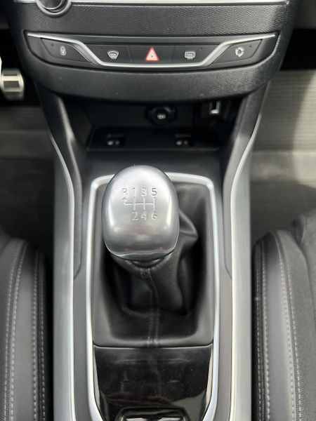Peugeot 308 1.6HDi NAVI KLIMA TAŽNÉ ALU - fotka 25 z 45