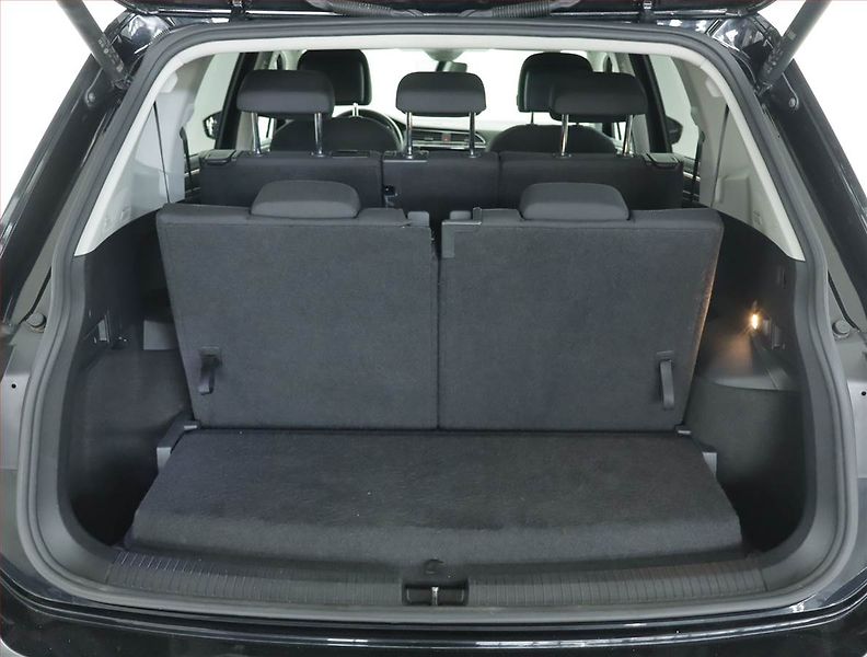 Volkswagen Tiguan Allspace (2022) 2.0 TDI - fotka 15 z 19