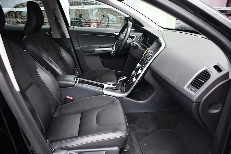 Volvo XC60 D4 A/T ČR 2XALU PO ROZVODECH - fotka 17 z 31