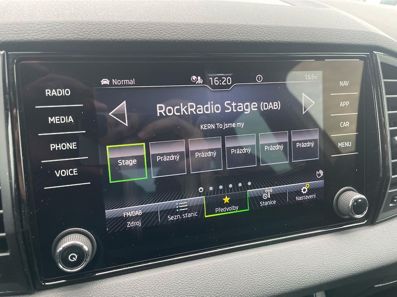 Škoda Karoq 1.5 TSi DSG 7st. SPORTLINE - fotka 17 z 29