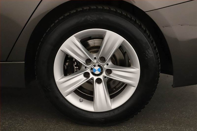 BMW Řada 3 (2014) 318 d, Navi, Xenony, Tempomat - fotka 14 z 14