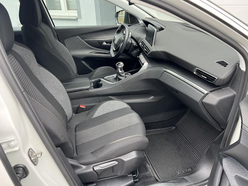 Peugeot 3008 (2022) 1.5 HDI 130 KAMERA ČR NOVÉ - fotka 8 z 18