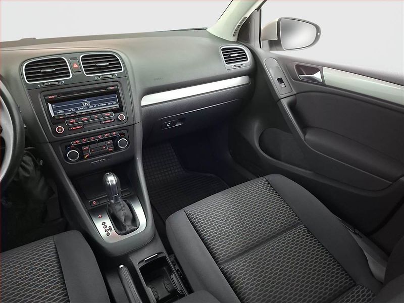 Volkswagen Golf (2011) 1.2 TSI, Automat, Tempomat - fotka 8 z 17