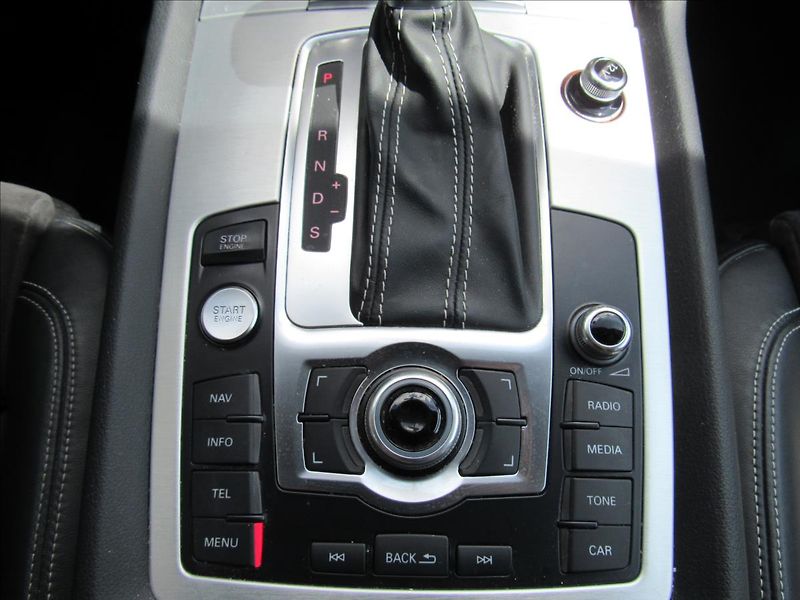 Audi Q7 3,0 TDi 180kW Quattro S-Line - fotka 18 z 30