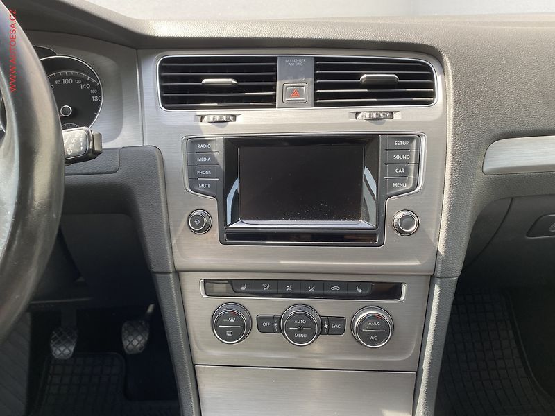Volkswagen Golf (2015) 1.6 TDi, ČR, servis.kniha - fotka 12 z 16