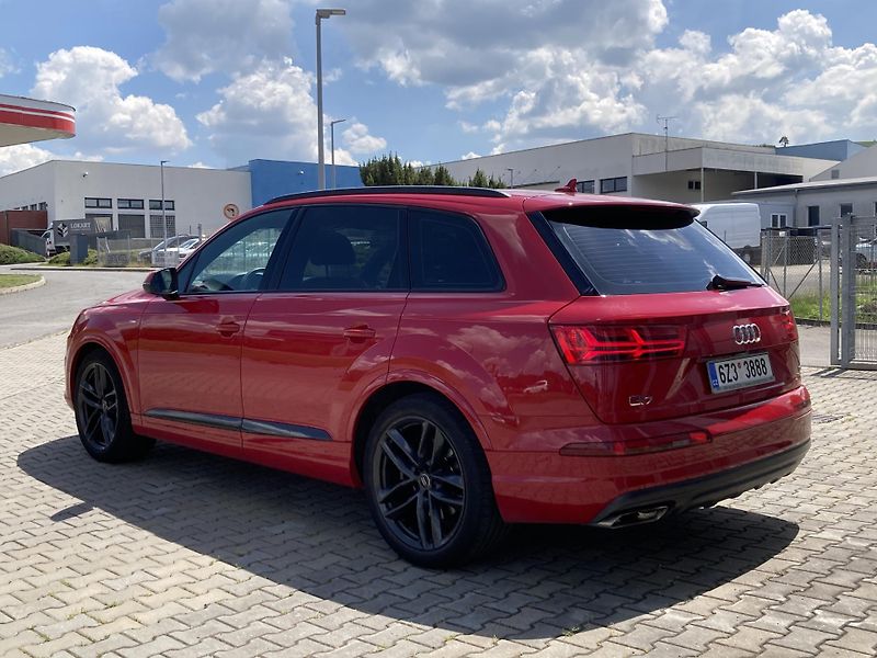 Audi Q7 (2018) 3.0 TDI quat, CZ, 1 maj, 7míst - fotka 3 z 36