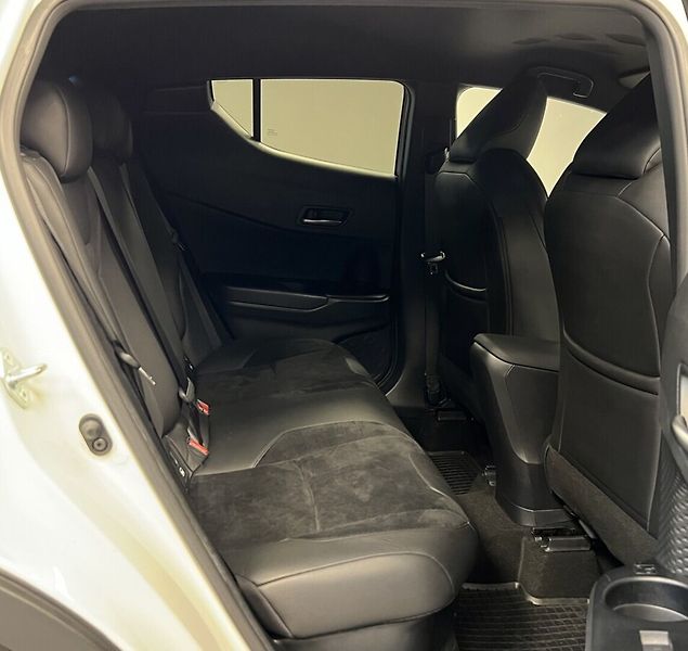 Toyota C-HR 1.8 Hybrid AT SELECTION - fotka 13 z 17