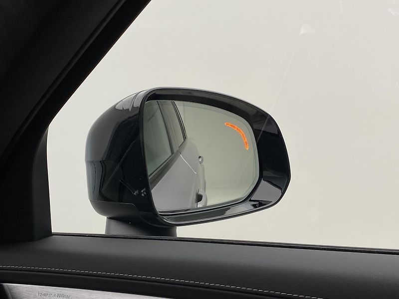 Volvo XC90 B5 AWD DARK ULTRA AUT CZ 7m - fotka 38 z 66